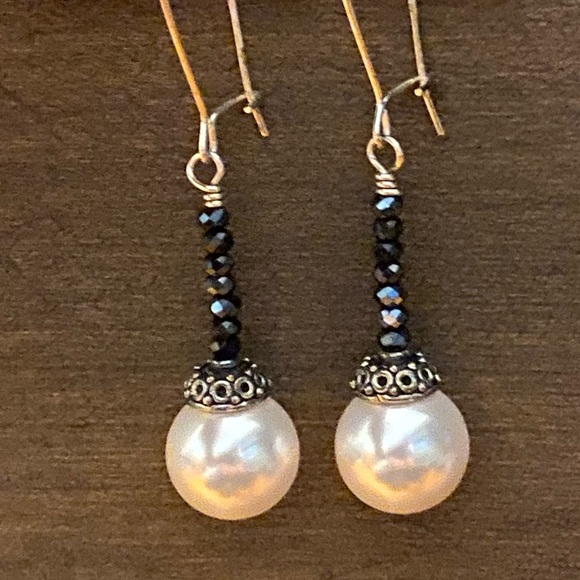 Jewelry - NEW- Striking Pearl and black spinel earrings.
